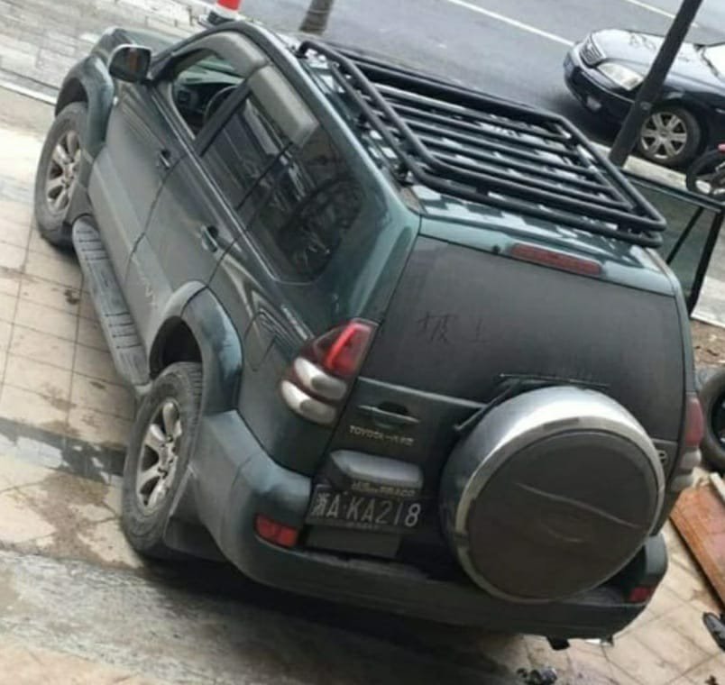 גגון לטויוטה לנד-קרוזר 120 ארוך