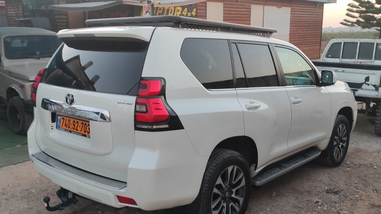 גגון אלומיניום שטוח מודולרי לטויוטה לנד קרוזר 150 ארוך – תמונה 3